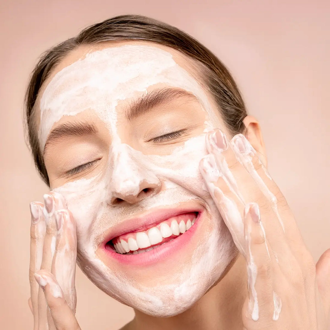 Bottle of Fates Skincare Foaming Mousse Face Wash
